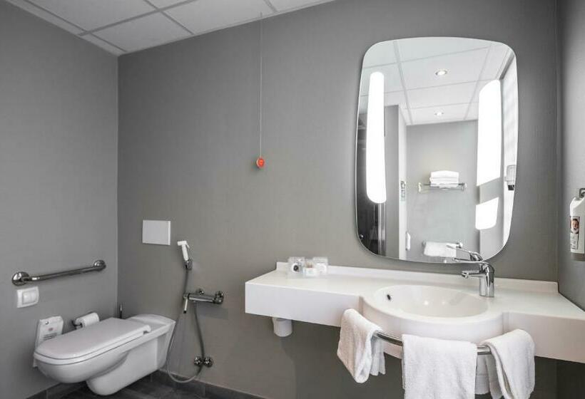 اتاق پریمیوم سه تخته, Ibis Milano Centro