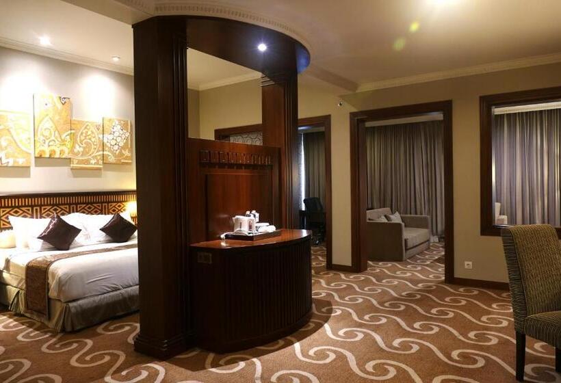 سوئیت 2 خوابه, Grand Hotel Preanger