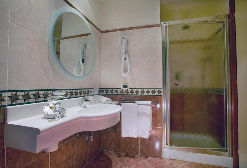 Номер Стандарт Трехместный, La Rondine