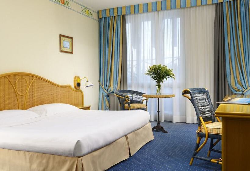 Chambre Supérieure Individuelle, Unahotels Capotaormina
