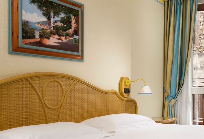 Chambre Supérieure Vue Jardin, Unahotels Capotaormina
