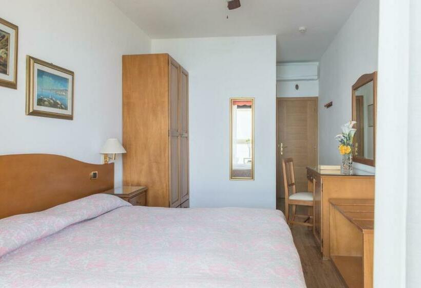 Номер Стандарт Вид на Озеро, Village Hotel Lucia