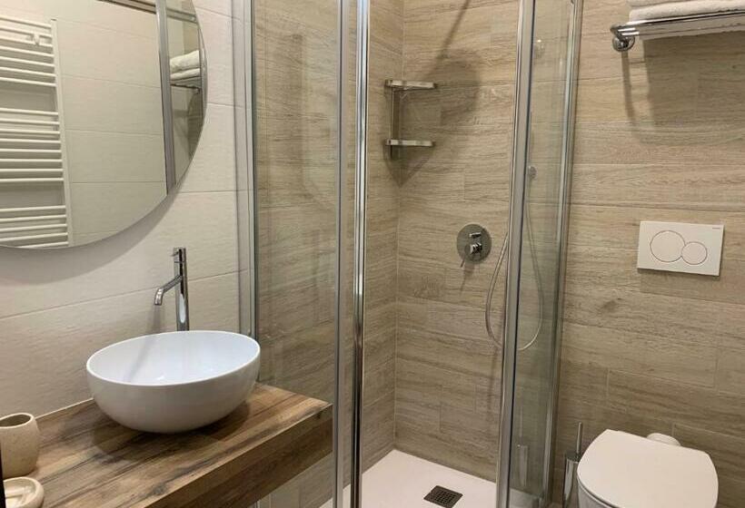 스탠다드 룸 호수 전망, Village Hotel Lucia