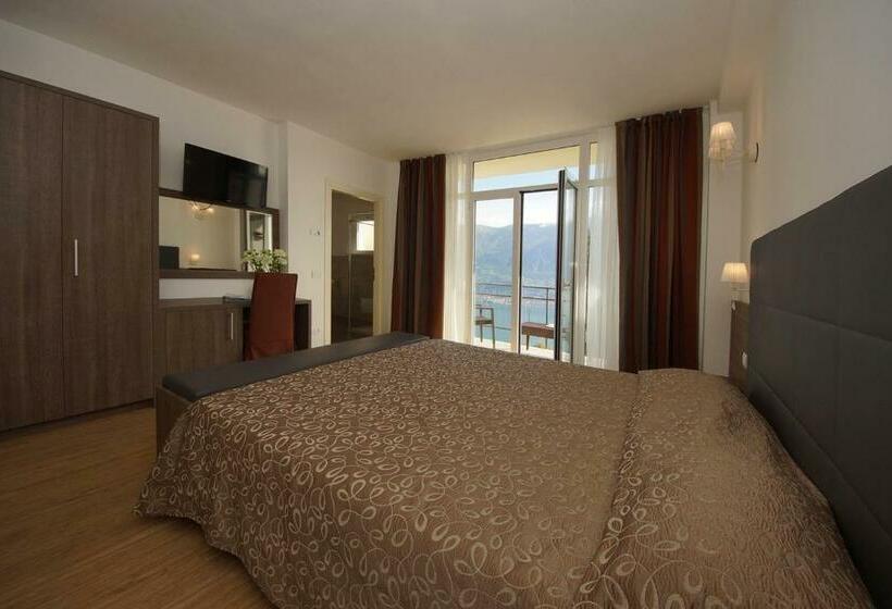 Номер Стандарт Вид на Озеро, Village Hotel Lucia