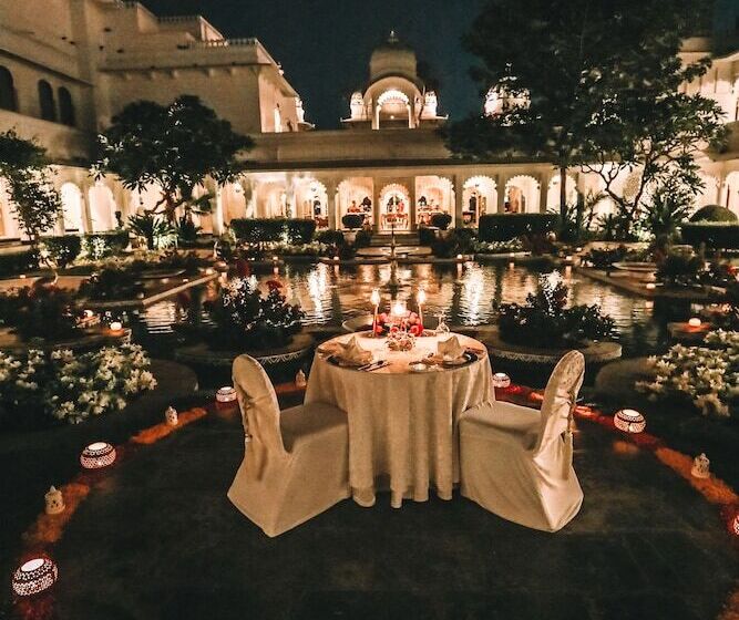 Tóra Néző Deluxe Szoba, Taj Lake Palace Udaipur