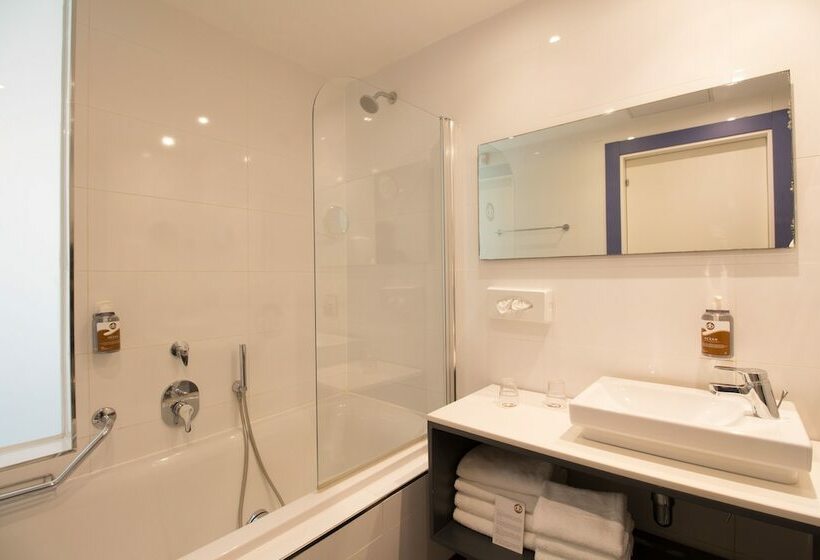 اتاق استاندارد با چشم‌انداز استخر, Db Seabank Resort + Spa All Inclusive