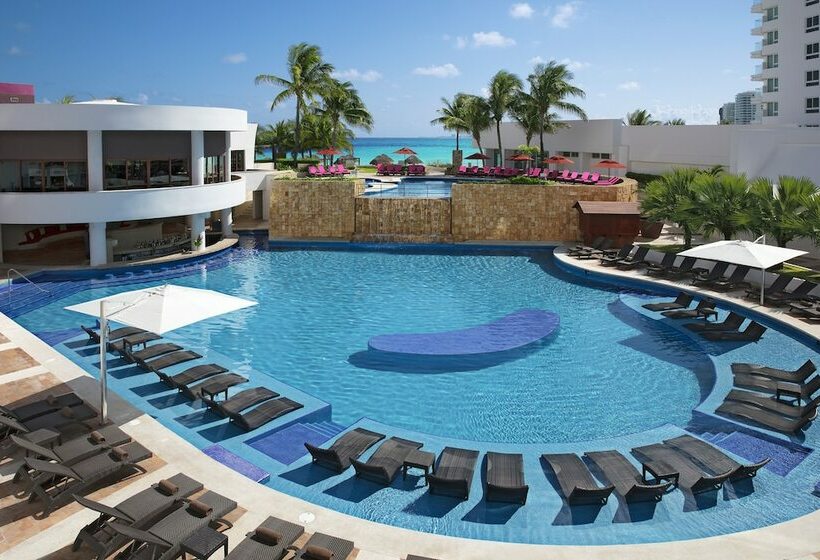 Номер Deluxe Кровать Кинг, Krystal Grand Cancun - All Inclusive