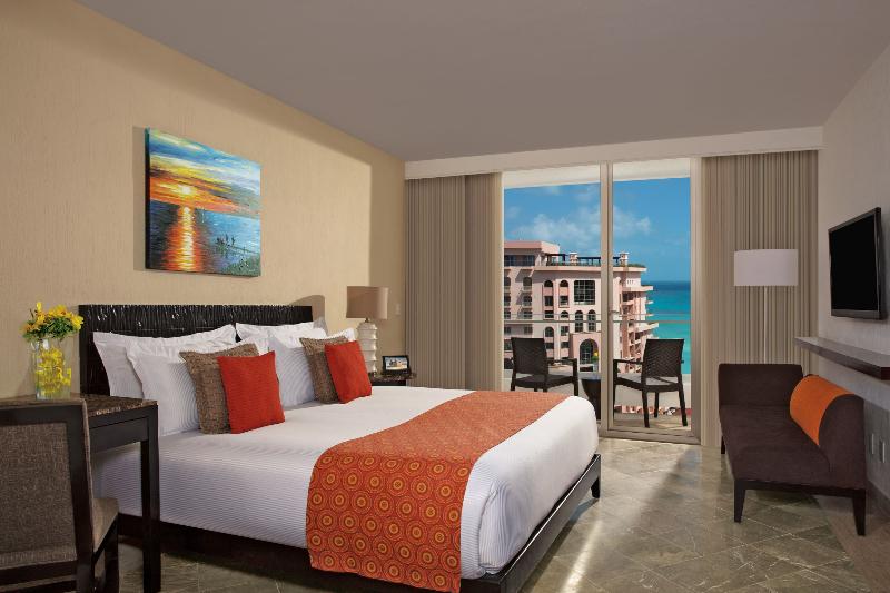 اتاق استاندارد با تخت بزرگ, Krystal Grand Cancun - All Inclusive
