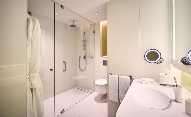 Номер Deluxe Кровать Кинг, Hilton Amsterdam Airport Schiphol