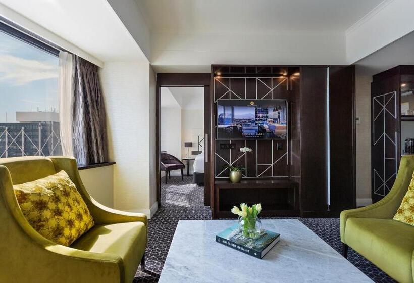 주니어 스위트 킹사이즈 침대, Mövenpick Hotel Auckland
