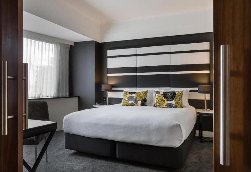 주니어 스위트 킹사이즈 침대, Mövenpick Hotel Auckland