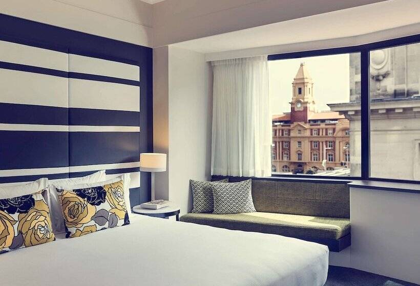 수피리어 룸, Mövenpick Hotel Auckland