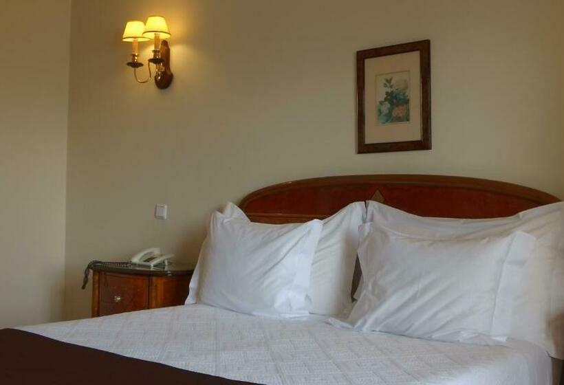 Номер Стандарт Вид на Город, Golden Tulip Porto Gaia