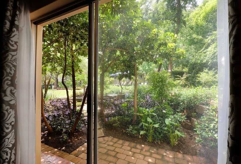 Номер Стандарт Вид на Сад, Protea Hotel By Marriott Johannesburg Balalaika Sandton