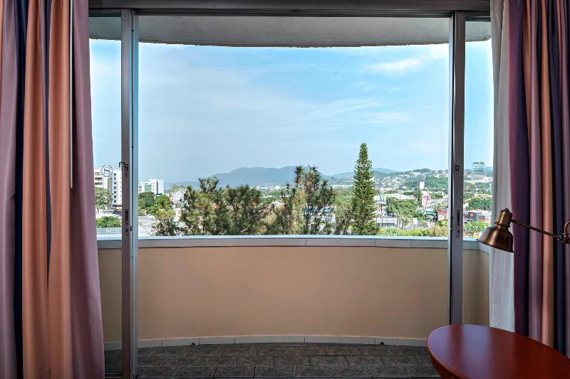 غرفة ديلوكس, Sheraton Presidente San Salvador