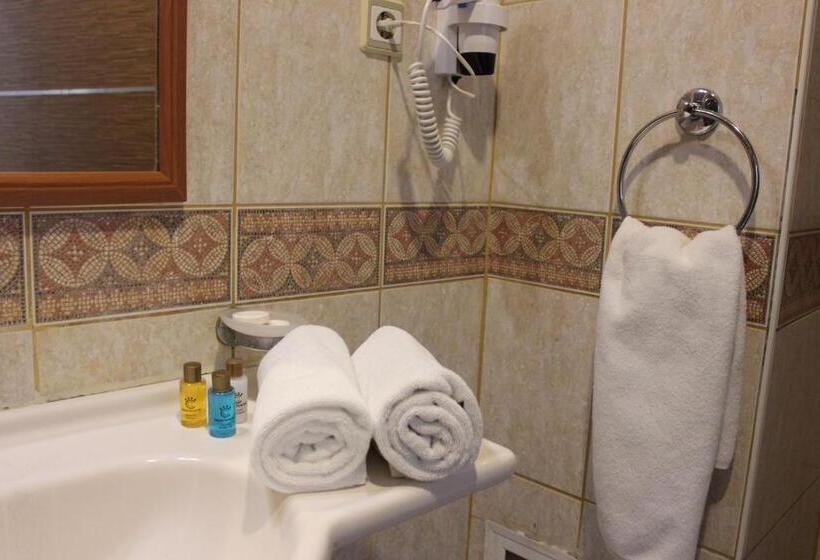 سوئیت جونیور با چشم‌انداز باغ, Balcova Thermal