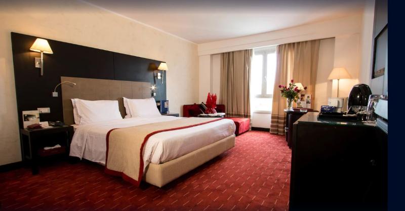 اتاق اجرایی, Golden Tulip El Mechtel