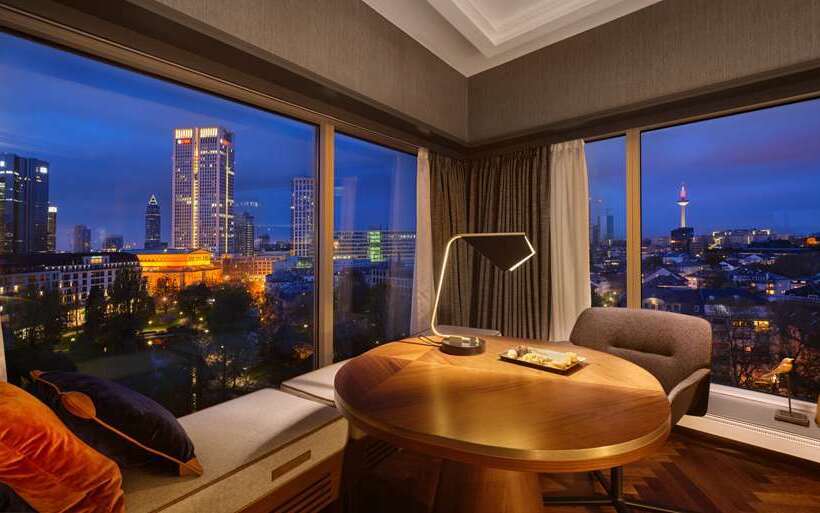 اتاق استاندارد با تخت بزرگ, Ramses Hilton