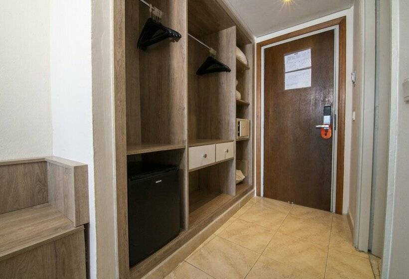 Üç Kişilik Standart Oda, Riadh Palms Resort & Spa