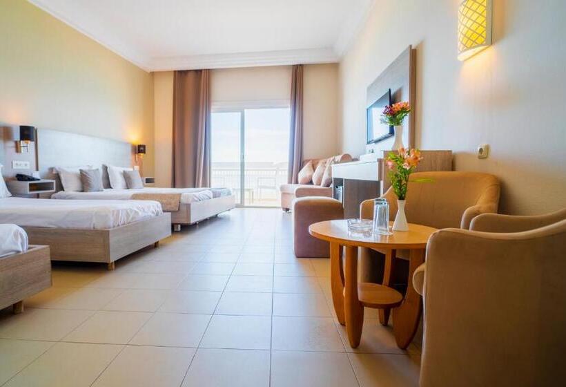 Deniz Manzaralı Dört Kişilik Standart Oda, Riadh Palms Resort & Spa