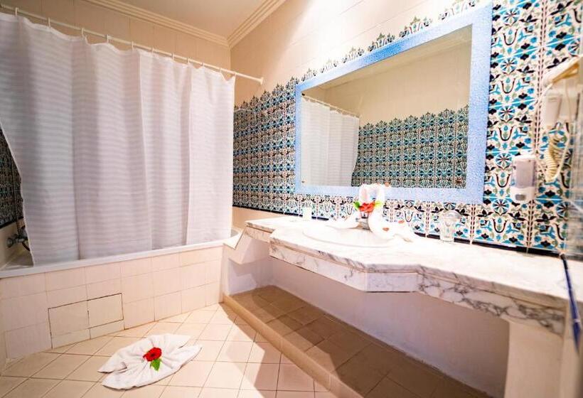 Dört Kişilik Standart Oda, Riadh Palms Resort & Spa