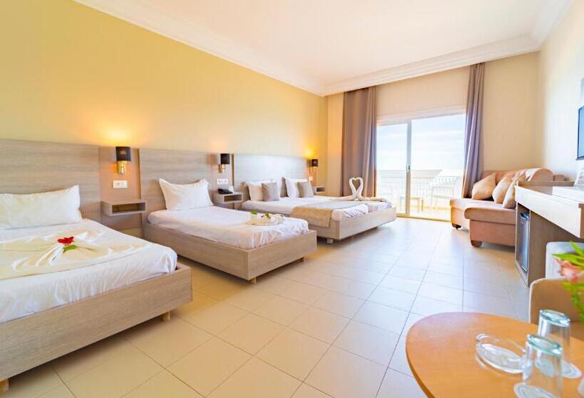 Camera Familiare Vista Mare, Riadh Palms Resort & Spa