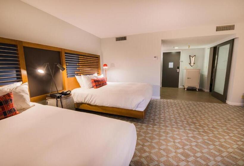 家庭间, Chaminade Resort & Spa