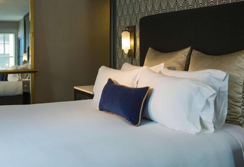 Suite King Size Bed, The Allegro Royal Sonesta Hotel Chicago Loop