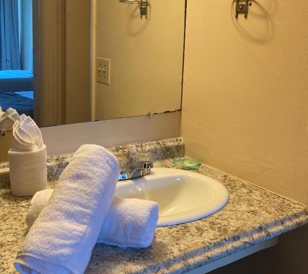 חדר סטנדרט נוף לבריכה, Altamonte Springs Hotel And Suites