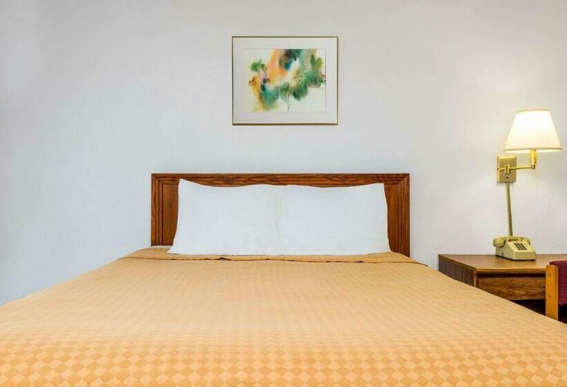 Номер Стандарт Адаптированный для Инвалидов, Days Inn By Wyndham Mt. Sterling