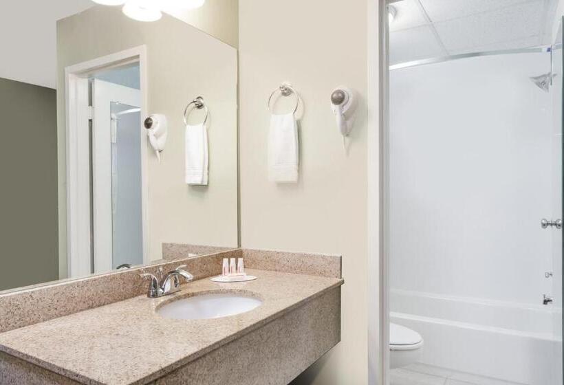 Номер Стандарт, Days Inn By Wyndham Windsor Locks / Bradley Intl Airport