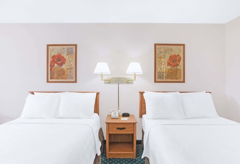 Номер Стандарт 2 Двуспальные Кровати, Days Inn By Wyndham Wytheville