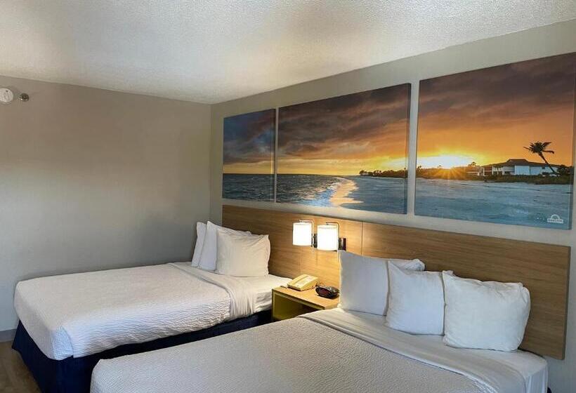Номер Стандарт 2 Двуспальные Кровати, Days Inn By Wyndham Florence Near Civic Center