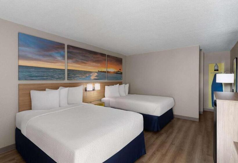 Номер Стандарт 2 Двуспальные Кровати, Days Inn By Wyndham Florence Near Civic Center