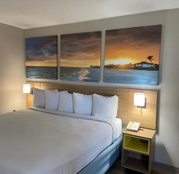 Номер Deluxe Адаптированный для Инвалидов, Days Inn By Wyndham Florence Near Civic Center