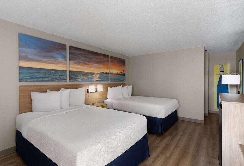 Номер Стандарт 2 Двуспальные Кровати, Days Inn By Wyndham Florence Near Civic Center