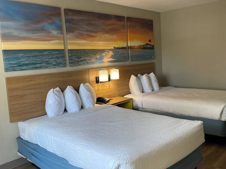 Номер Deluxe, Days Inn By Wyndham Florence Near Civic Center