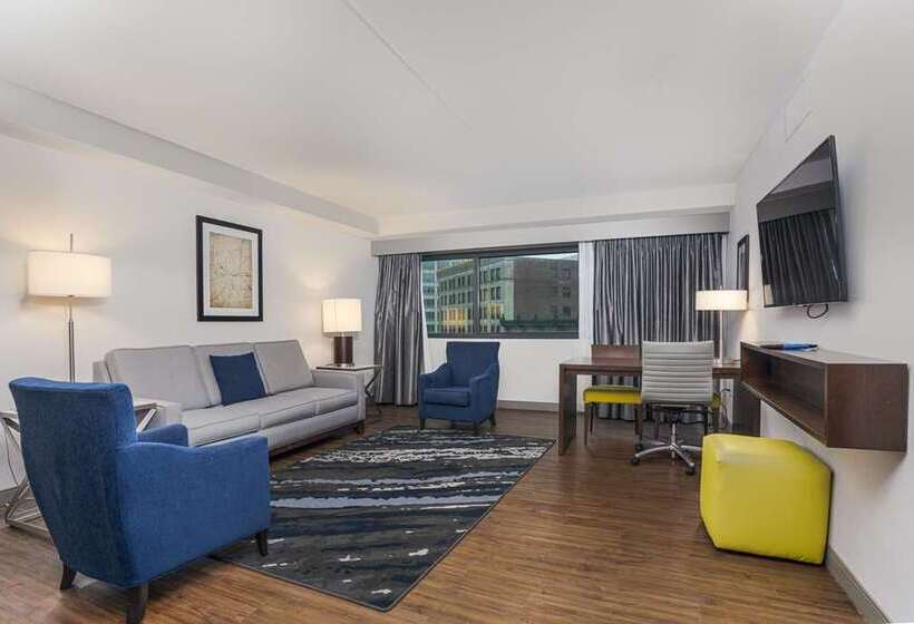 Suite, Embassy Suites By Hilton Indianapolis Downtown