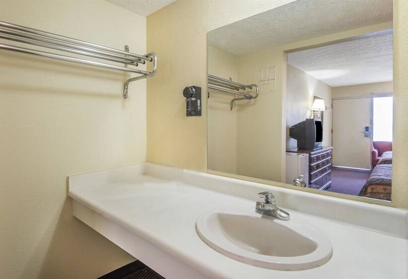 Номер Deluxe, Motel 6 Columbus, Oh