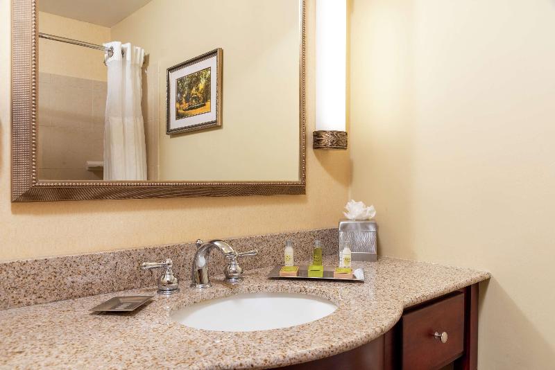 Номер Стандарт, Doubletree By Hilton Hotel Grand Rapids Airport