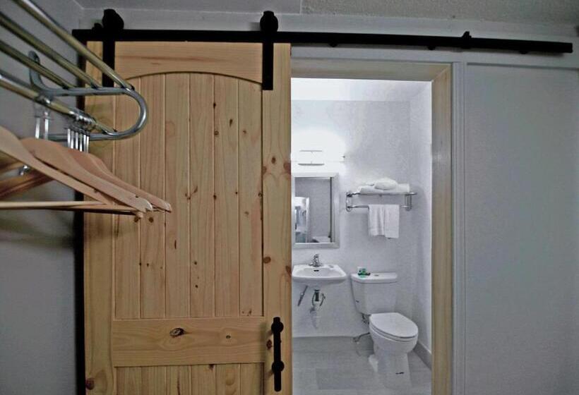 Номер Стандарт Кровать Кинг Адаптированный для Инвалидов, El Sendero Inn, Ascend Hotel Collection
