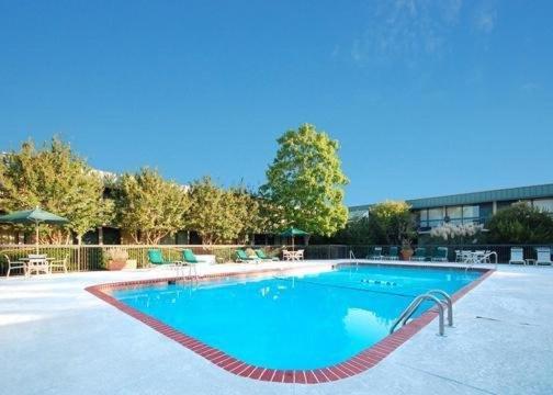 스탠다드 룸 킹사이즈 침대, Camden West Inn