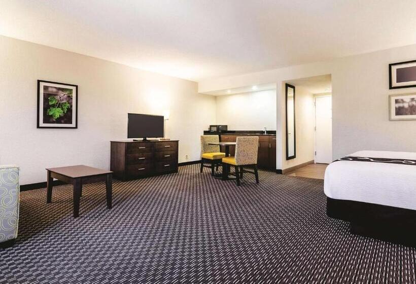 Люкс Deluxe Кровать Кинг, La Quinta By Wyndham Myrtle Beach   N. Kings Hwy
