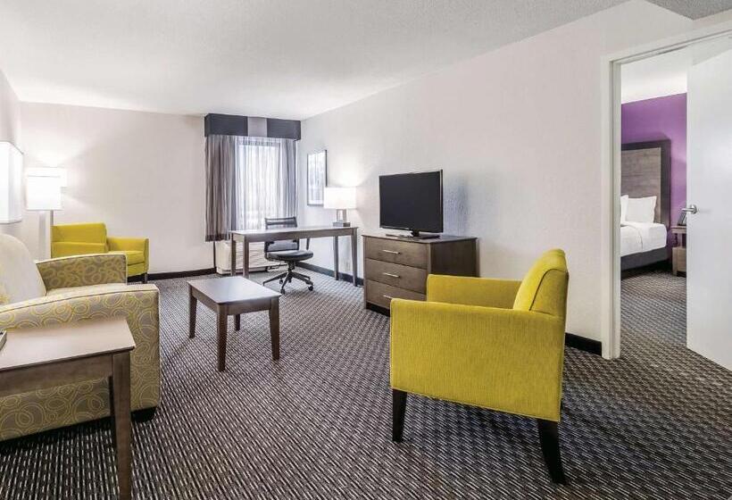 Люкс Кровать Кинг, La Quinta By Wyndham Myrtle Beach   N. Kings Hwy