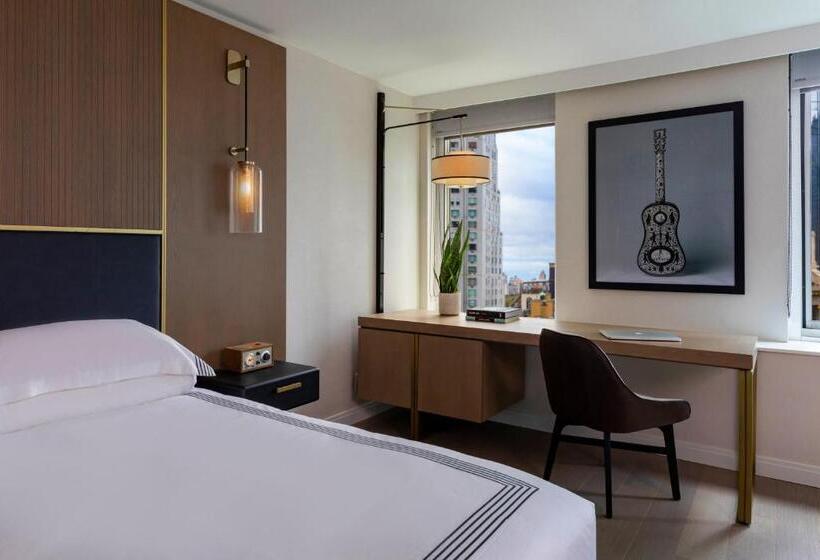 اتاق لوکس با تخت بزرگ, Thompson Central Park New York, By Hyatt