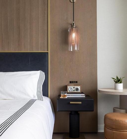 اتاق استاندارد با تخت بزرگ برای معلولان, Thompson Central Park New York, By Hyatt