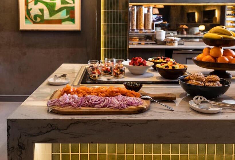 سوئیت برای معلولان, Thompson Central Park New York, By Hyatt