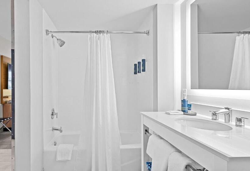 Номер Superior с Видом, Four Points By Sheraton Punta Gorda Harborside