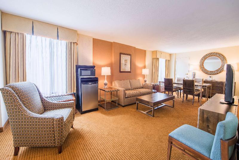 带大床的套房, Doubletree By Hilton Philadelphia Airport