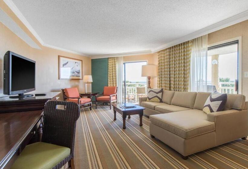 Deluxe Suite King-Size Franciággyal, Omni Hilton Head Oceanfront Resort